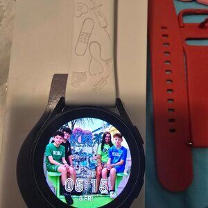 Samsung Galaxy Watch 5. Excellent Condition. Multiple Bands charger smart watch